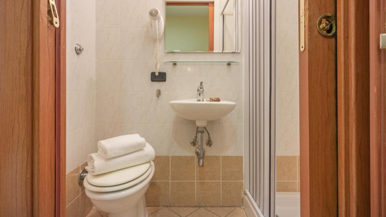 Domenichino Guesthouse Рим Екстер'єр фото
